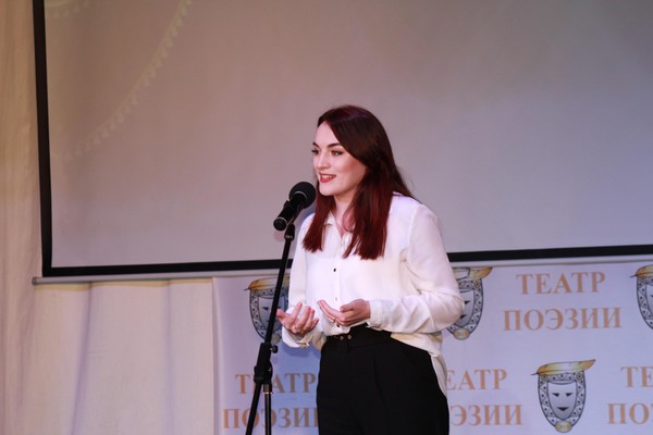 Анисат Насрулаева читает Е. Евтушенко «Последняя попытка»