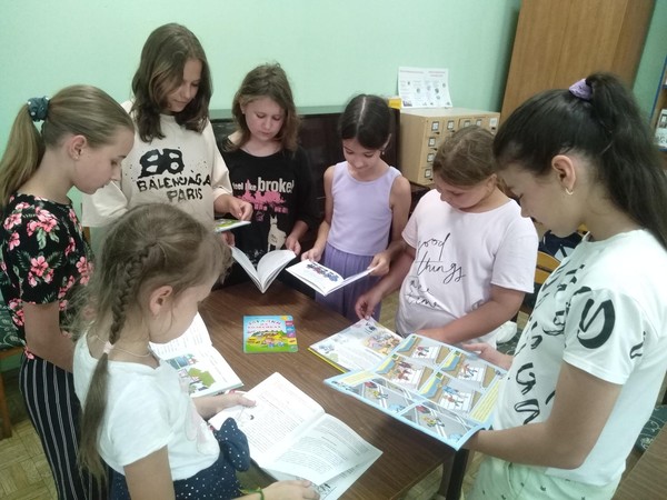 Игровая программа «Веселые правила дорожного движения»