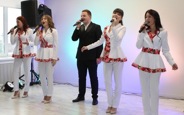 Музыкально-поэтический вечер «Эти песни с нами и поныне»