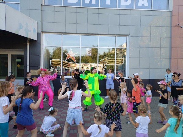 Игровая программа «Танцуй со мной!»