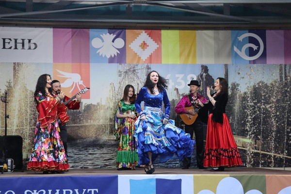 Праздничная уличная программа, посвященная празднованию Дню города