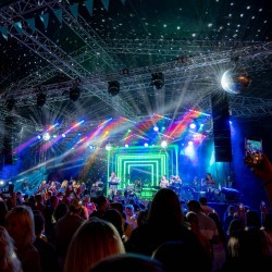 Поп-хиты на крыше с симфоническим оркестром