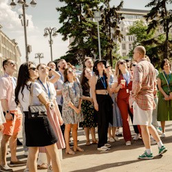 Стендап экскурсия по Патрикам