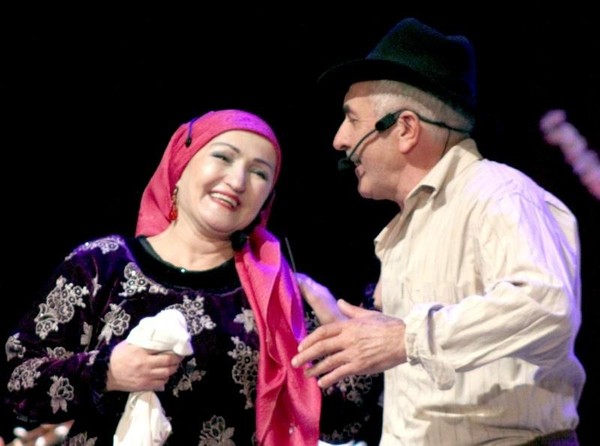 Патимат Исаева читает А.Ахматову «На пороге белом рая»