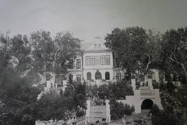 Передвижная фотовыставка «От Ерлино до Сочи»
