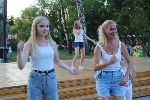 Танцевальная программа «Танцуем вместе!»