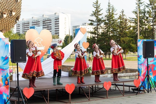 Проект «Арт-площадь». Показательные выступления клуба фехтования «Курултай»