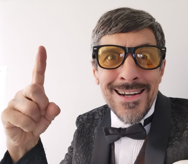 Александр Ливер