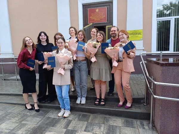 Вручение свидетельств Дополнительной общеразвивающей программе Основы творчества ДПИ НДХШ