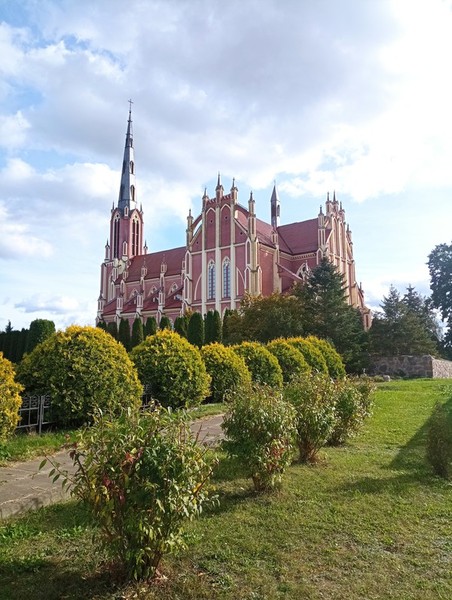 Костёлы и усадьба Огинского: трансфер из Минска в Западную Беларусь