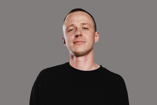 Толя Николаенков
