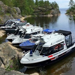 Водная прогулка на катерах по Ладожским шхерам