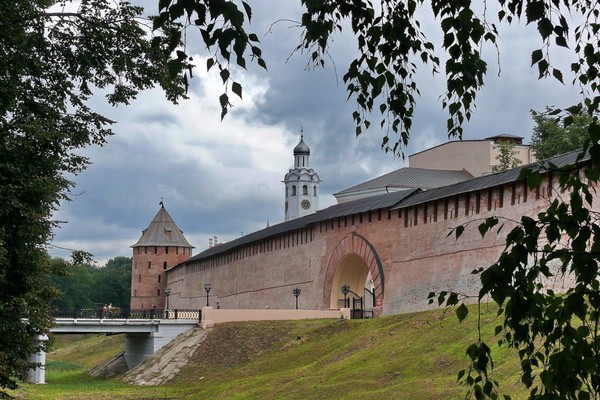 Экскурсия «Из Летнего сада в Кремлевский парк»