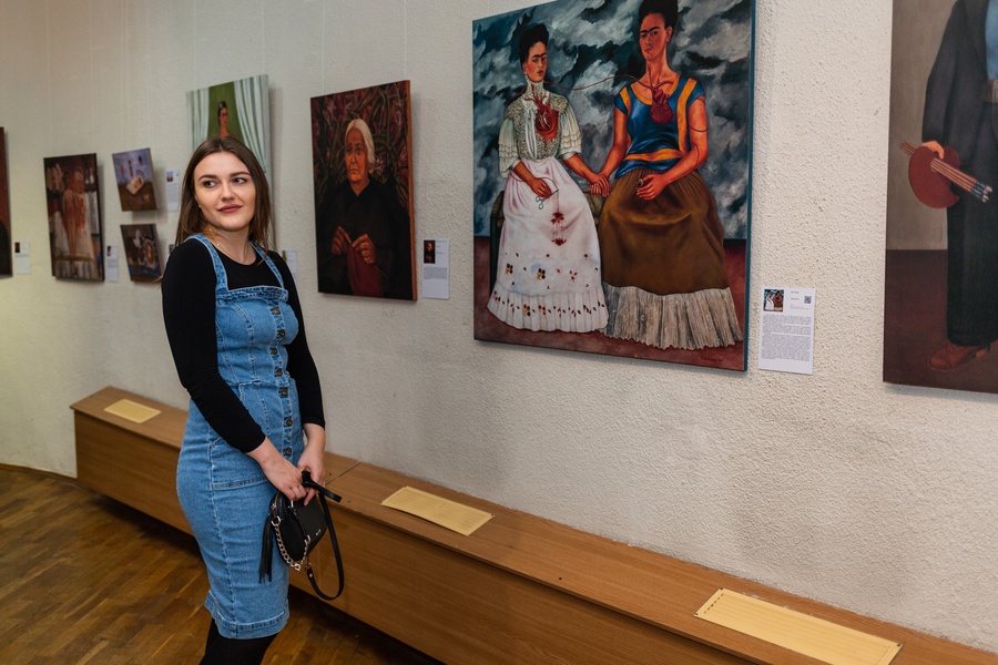 Выставка репродукций картин «Фрида Кало. Да здравствует жизнь!»  Москва