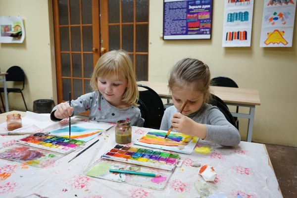 Летняя творческая программа «Краски лета»