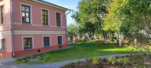 Экскурсия «Три истории под окном»