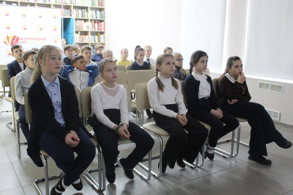 Детский кинозал: Просмотр детских фильмов