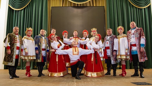 Живёт в веках любовь и верность