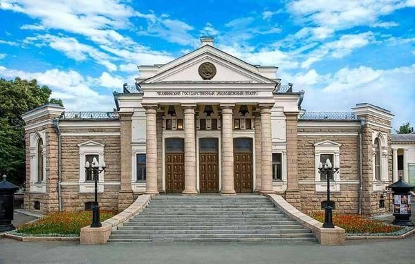 Спектакль «А хочешь, я выучусь жить...»
