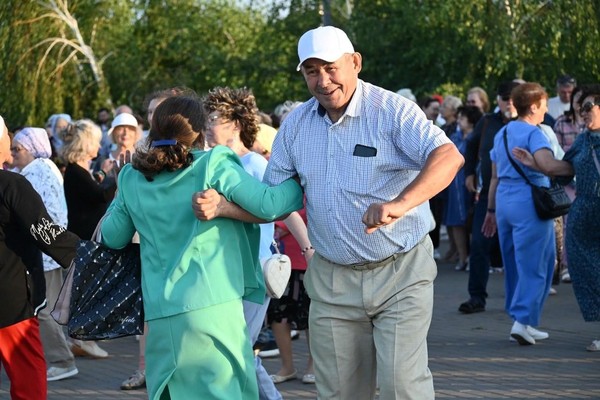 Дискотека «Кому за...»