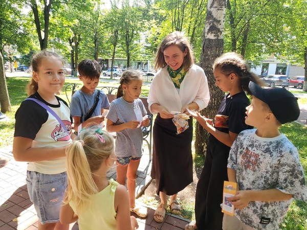 Выставка книжных и журнальных новинок «Знакомьтесь, новинки!»