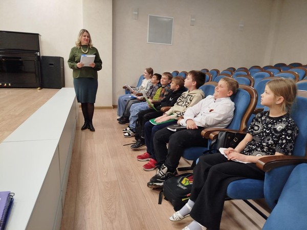 Беседа «Поэт, который выразил войну»
