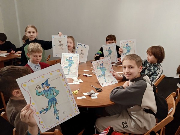 Профессия «Художник по костюму». Жуки и пчёлы на сцене