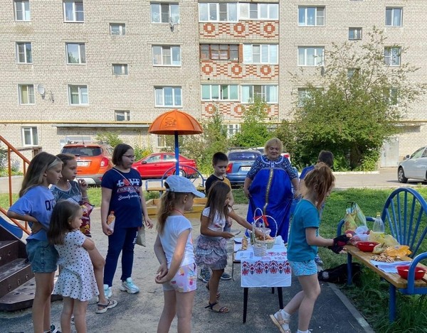 Фольклорный час «Августовские спасы»