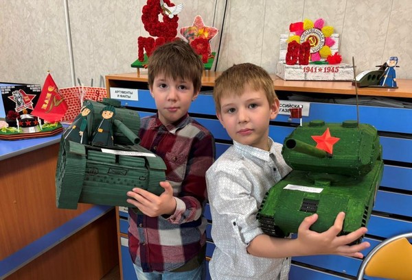 Выставка «Песни Победы в рисунках детей»