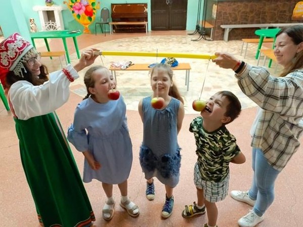 Фольклорная программа «Как на Яблочный Спас приглашаем в гости вас»