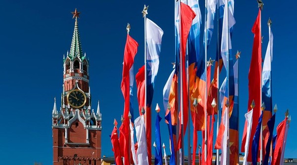 Ретро-путешествие «Под символом славным могучей державы»