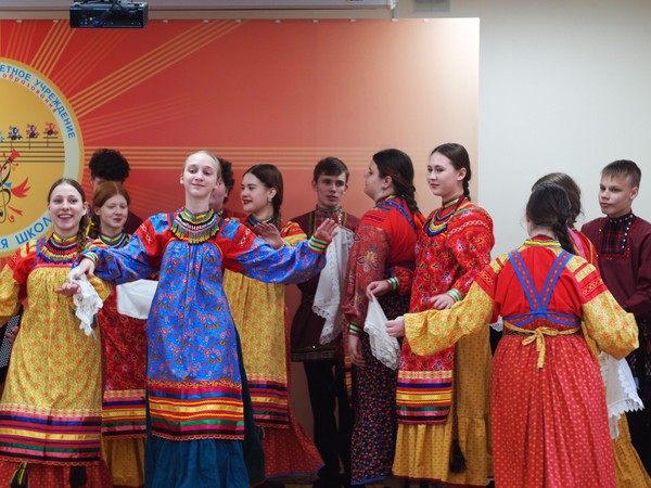 Выступление ансамбля народной песни «Купавушка» в честь Дня воздушно-десантных войск