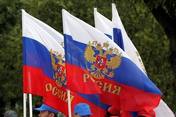 Познавательно-развлекательная программа «Под флагом России»