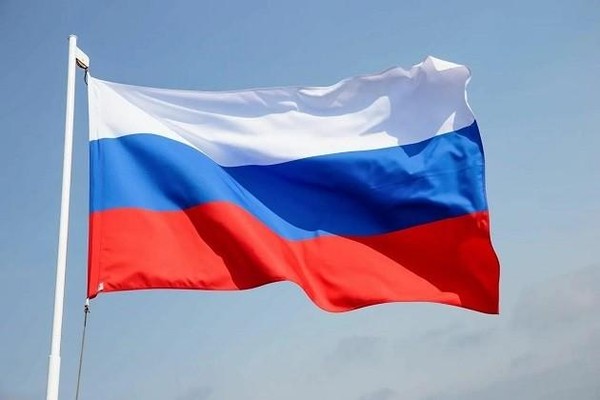 Развлекательно-познавательная программа «Рисуем флаг мелками»