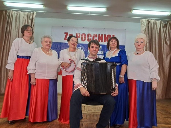 Под флагом России живу
