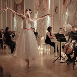 Магия свечей. Балеты «Времена года» и «Шопениана»
