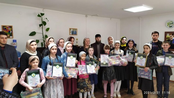 Республиканский конкурс-выставка детского изобразительного искусства «Мир ценою жизни». приуроченный 74 годовщине со Дня рождения Первого Президента ЧР, Героя России А.А. Кадырова