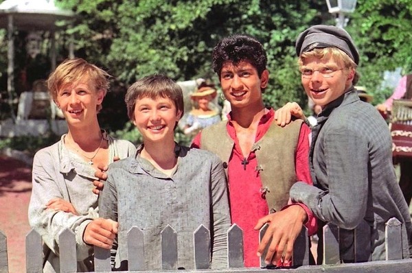 Видеосалон «Опять неуловимые!»