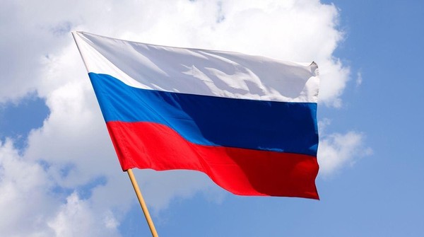 «Над нами реет флаг России»