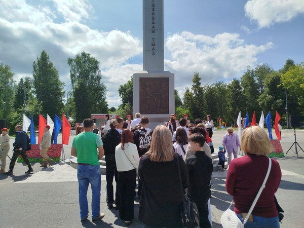 Возложение цветов к Памятнику труженикам тыла