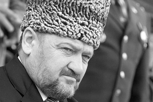 Выставка рисунков «Путь Ахмат-Хаджи Кадырова»
