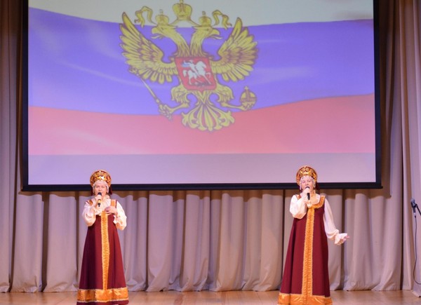 Концерт «Белый, синий, красный цвет символ славы и побед»