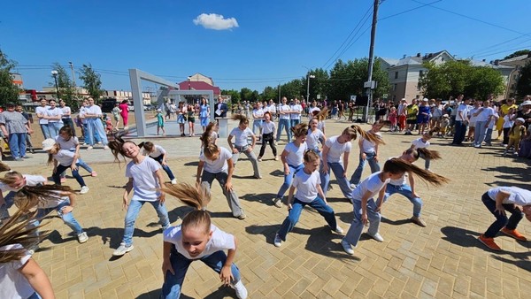 Акция «Под флагом едины»