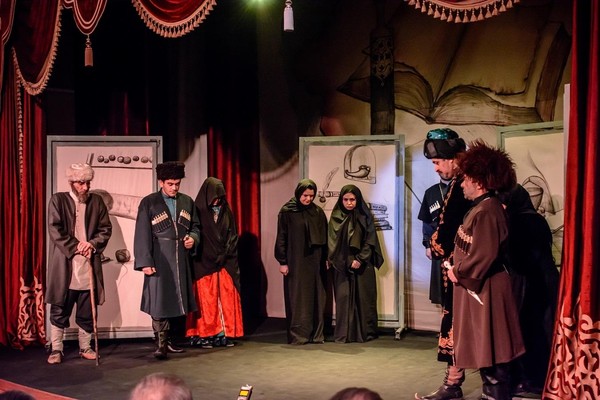 Прямой эфир «В. Муслимова читает Роберта Рождественского»