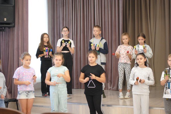 Концерт «Большие звезды – маленьким»