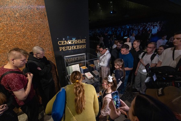 Выставка «Семейные реликвии» ко Дню российского кино