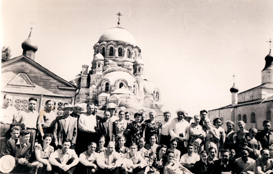 Выставка «Путешествовать значит жить»