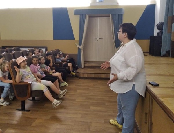Кинопоказ и лекция об истории создания песни «Смуглянка»