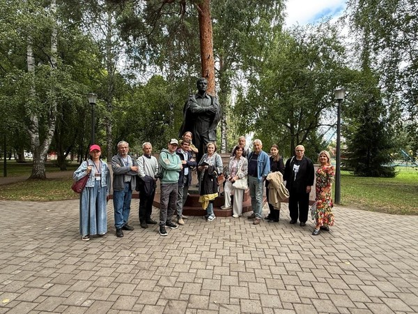 Преподаватель ПХУ Ильдар Акжигитов участвует в пленэре «По следам караванов»
