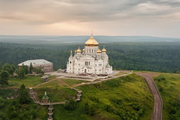 Фототур «Уральские просторы»: Белогорский монастырь, экокурорт Белогорье, село Троельга